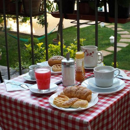 B&B Ingiropernapoli Bagian luar foto