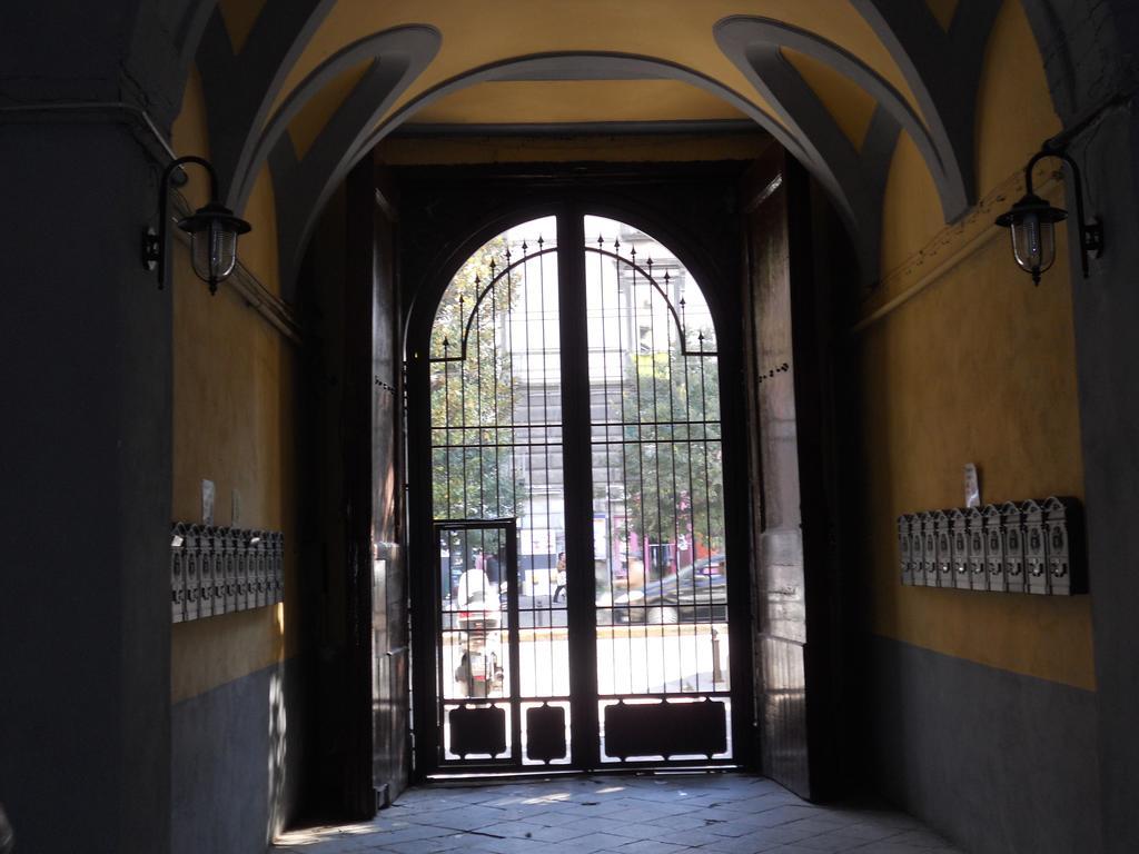 B&B Ingiropernapoli Bagian luar foto