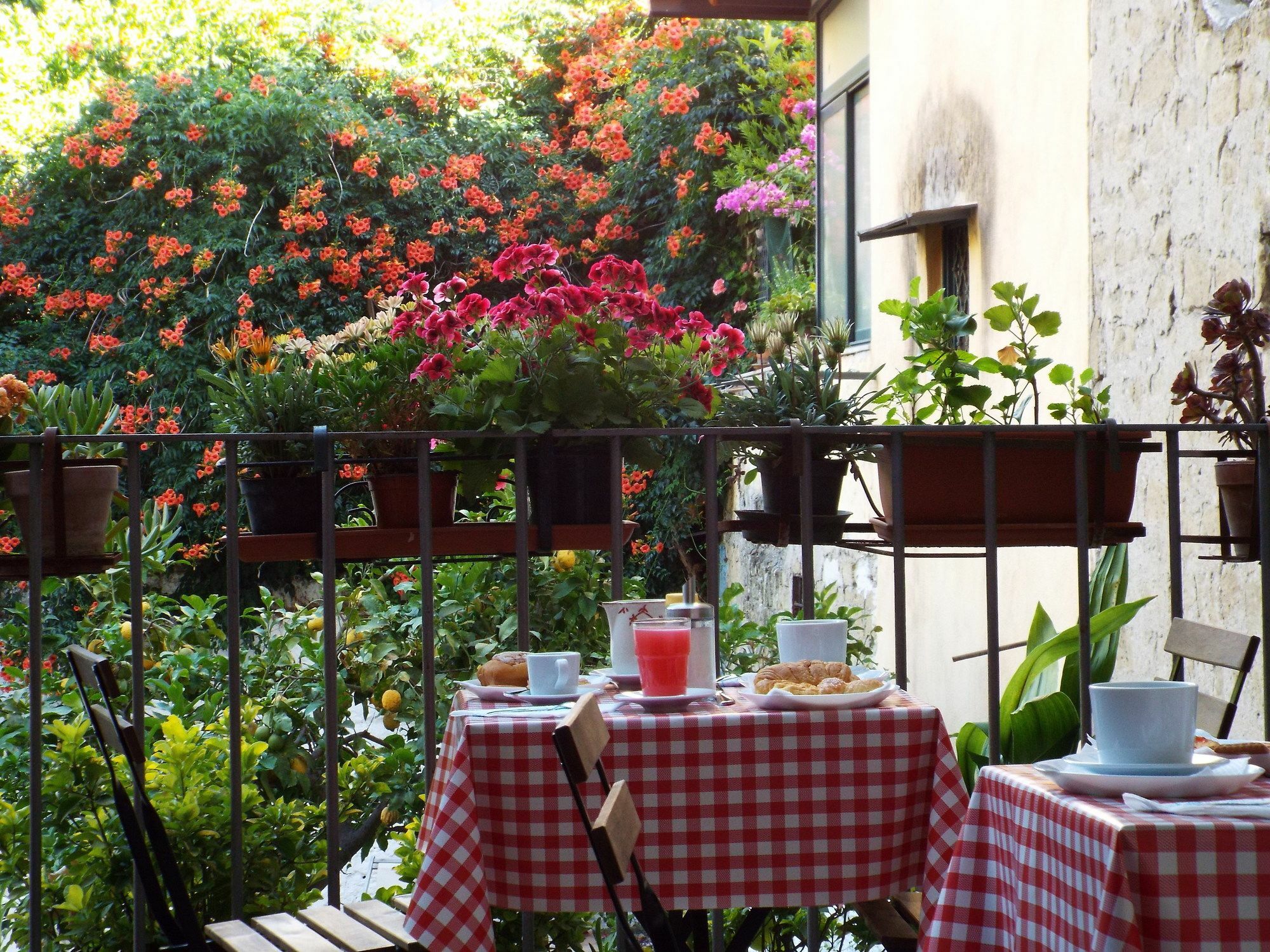 B&B Ingiropernapoli Bagian luar foto