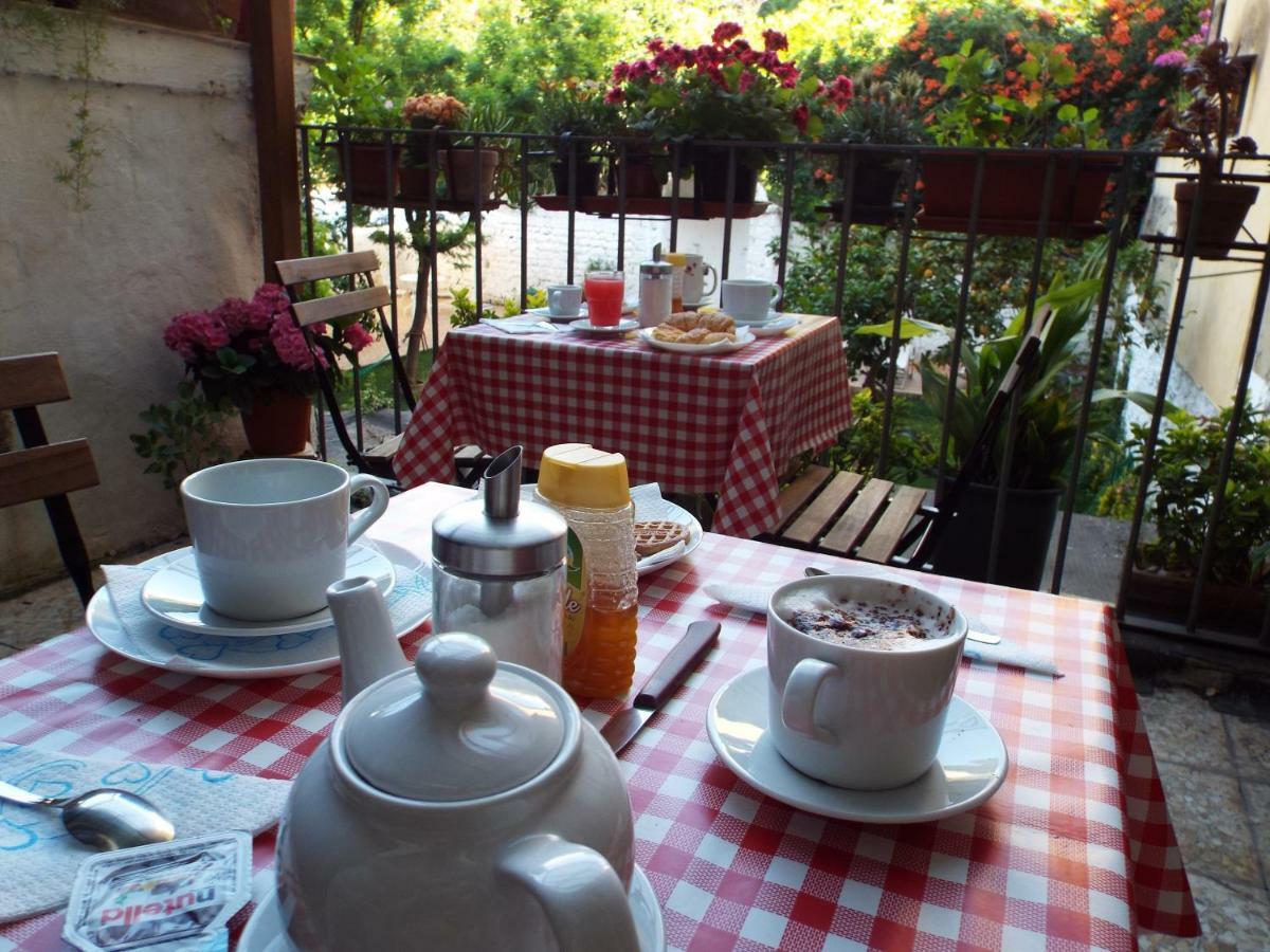 B&B Ingiropernapoli Bagian luar foto
