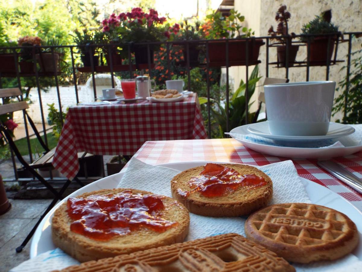 B&B Ingiropernapoli Bagian luar foto