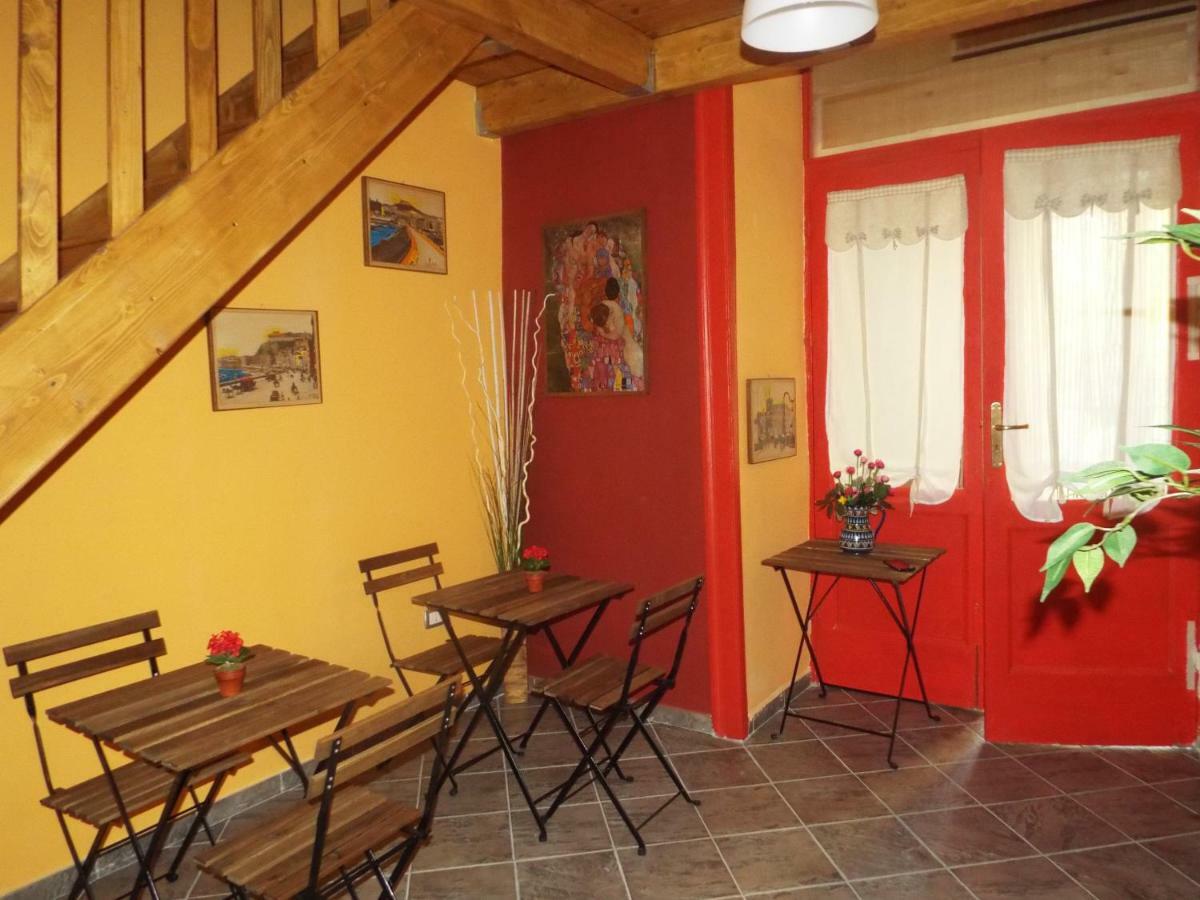 B&B Ingiropernapoli Bagian luar foto