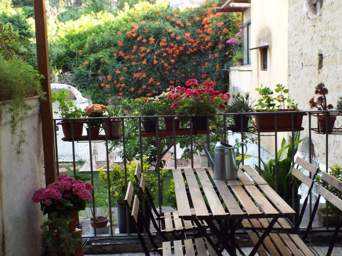 B&B Ingiropernapoli Bagian luar foto